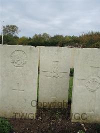 Doullens Communal Cemetery Extension No.1 - Ellis, S