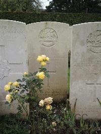 Doullens Communal Cemetery Extension No.1 - Fenton, Walter