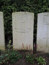 Doullens Communal Cemetery Extension No.1 - Freeman, Arthur George