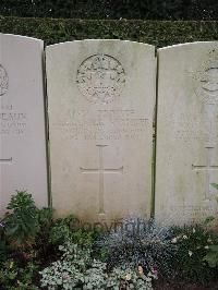 Doullens Communal Cemetery Extension No.1 - Gardiner, Alexander