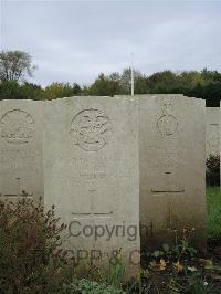 Doullens Communal Cemetery Extension No.1 - Gill, W A