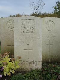 Doullens Communal Cemetery Extension No.1 - Green, Lawrence Gordon