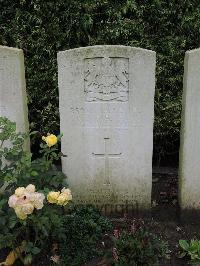 Doullens Communal Cemetery Extension No.1 - Guilford, John Charles