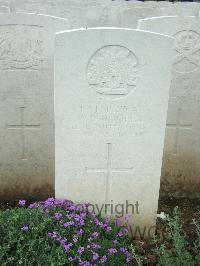 Doullens Communal Cemetery Extension No.1 - Hooper, William Roadknight