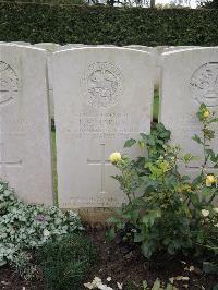 Doullens Communal Cemetery Extension No.1 - Hardy, Lawrence Halcrow