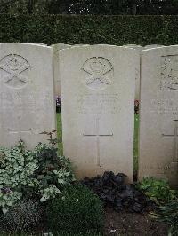 Doullens Communal Cemetery Extension No.1 - Harris, William Sydney