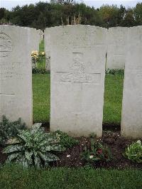 Doullens Communal Cemetery Extension No.1 - Hart, W