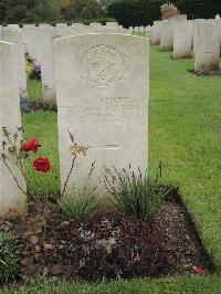 Doullens Communal Cemetery Extension No.1 - Hawes, William Albert