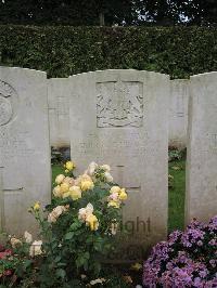 Doullens Communal Cemetery Extension No.1 - Henderson, George Edward