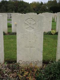 Doullens Communal Cemetery Extension No.1 - Hendry, John