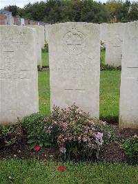 Doullens Communal Cemetery Extension No.1 - Heys, J