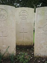 Doullens Communal Cemetery Extension No.1 - Higham, John Alfred