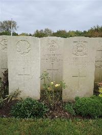 Doullens Communal Cemetery Extension No.1 - Hill, H J