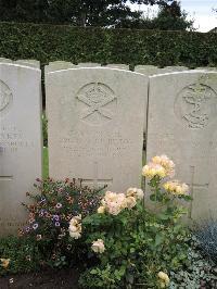 Doullens Communal Cemetery Extension No.1 - Hilton, Archibald Fredrick