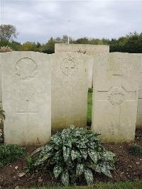 Doullens Communal Cemetery Extension No.1 - Holgate, Thomas