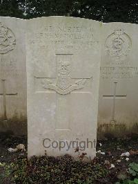 Doullens Communal Cemetery Extension No.1 - Holland, Ernest