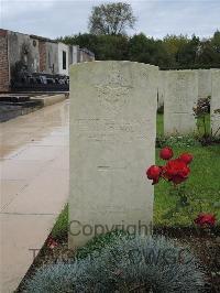 Doullens Communal Cemetery Extension No.1 - Holm, Frank Diederick