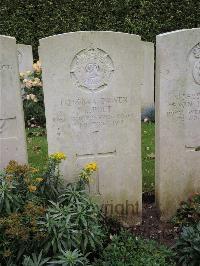 Doullens Communal Cemetery Extension No.1 - Holt, John Edmund