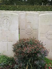 Doullens Communal Cemetery Extension No.1 - Howarth, H