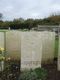 Doullens Communal Cemetery Extension No.1 - Hunt, John William