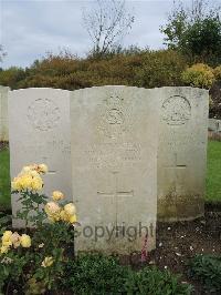 Doullens Communal Cemetery Extension No.1 - Hunt, William