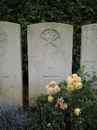 Doullens Communal Cemetery Extension No.1 - Iles, Frederick James