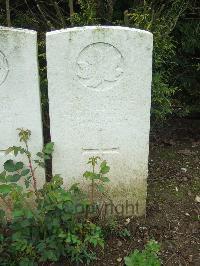 Doullens Communal Cemetery Extension No.1 - Jones, R L