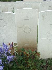 Doullens Communal Cemetery Extension No.1 - Lyons, Thomas