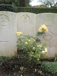 Doullens Communal Cemetery Extension No.1 - Lawes, Ernest Alexander