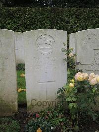 Doullens Communal Cemetery Extension No.1 - Lloyd, R C