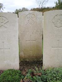 Doullens Communal Cemetery Extension No.1 - Lloyd, Willie