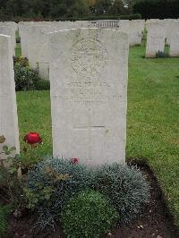 Doullens Communal Cemetery Extension No.1 - Logue, Benjamin