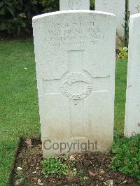 Doullens Communal Cemetery Extension No.1 - McKinlay, William David