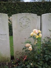 Doullens Communal Cemetery Extension No.1 - Manning, Fredrick Thomas