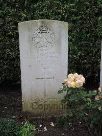 Doullens Communal Cemetery Extension No.1 - Matthews, Samuel Richard