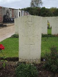 Doullens Communal Cemetery Extension No.1 - Mills, Gerald Desmond