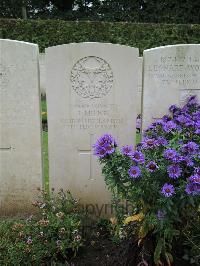 Doullens Communal Cemetery Extension No.1 - Milne, J