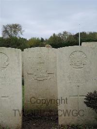 Doullens Communal Cemetery Extension No.1 - Nesbit, Cuthbert William