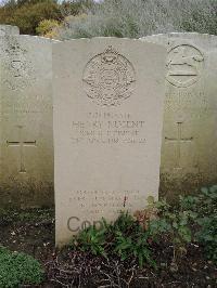 Doullens Communal Cemetery Extension No.1 - Nugent, Henry