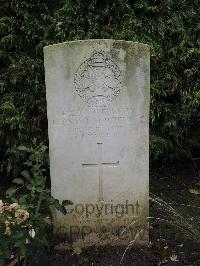 Doullens Communal Cemetery Extension No.1 - Outhwaite, Leonard Joseph