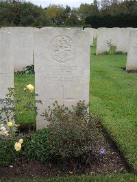 Doullens Communal Cemetery Extension No.1 - Over, Thomas John