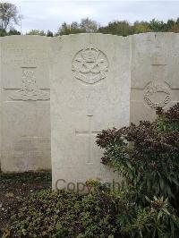 Doullens Communal Cemetery Extension No.1 - Overend, Titus