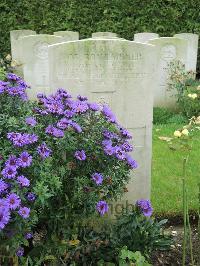 Doullens Communal Cemetery Extension No.1 - Parry, Thomas