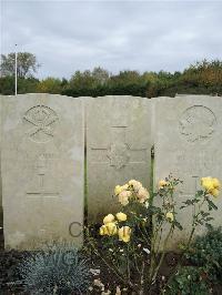 Doullens Communal Cemetery Extension No.1 - Pellett, J