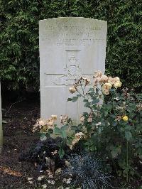 Doullens Communal Cemetery Extension No.1 - Petrie, Hugh