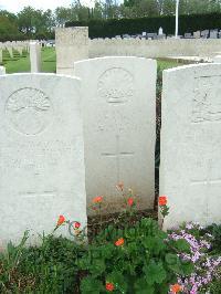 Doullens Communal Cemetery Extension No.1 - Quinn, H R