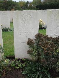 Doullens Communal Cemetery Extension No.1 - Rainey, Robert