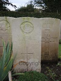 Doullens Communal Cemetery Extension No.1 - Rixon, Oswald