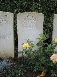 Doullens Communal Cemetery Extension No.1 - Robinson, John