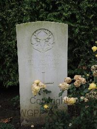 Doullens Communal Cemetery Extension No.1 - Rose, Thomas